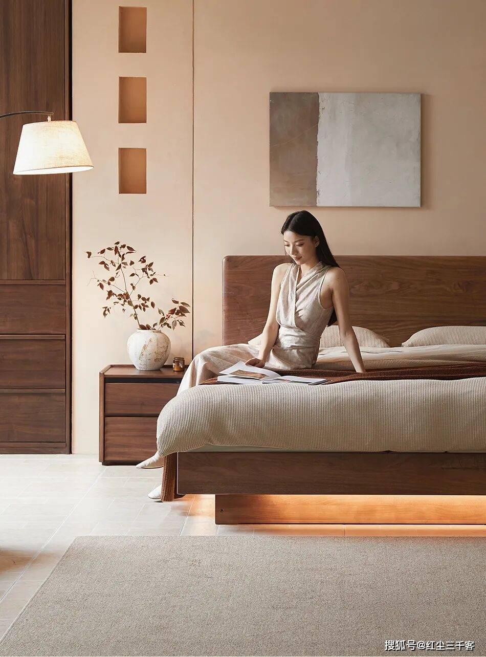 品质家居标杆全渠道引领消费升级新格局pg电子平台源氏木语以黑胡桃木铸就(图3)